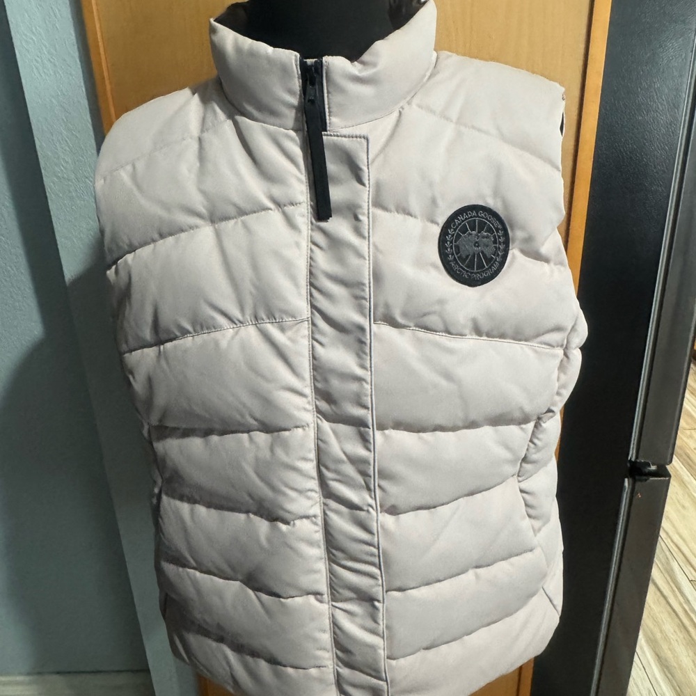 Canada Goose women’s Gray Puffer Vest with Logo Patch